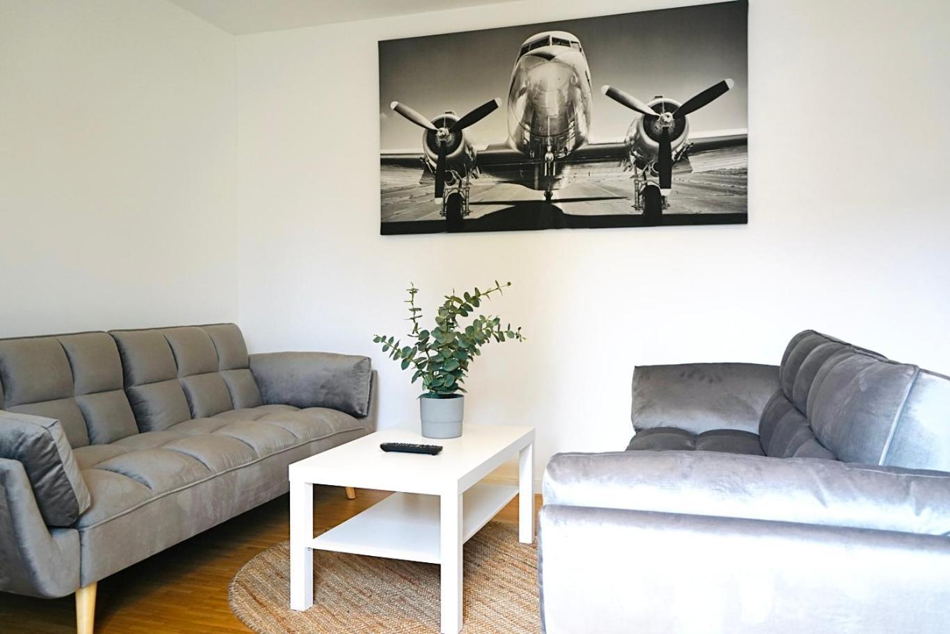 Stilvolles Apartment In Stadtnaehe-Parkplatz- 4 Personen- Balkon Wolfsburg Eksteriør bilde