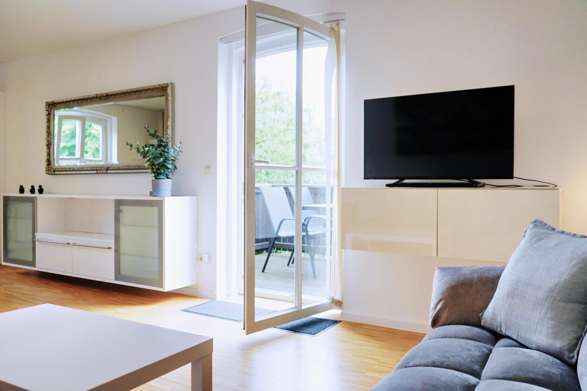 Stilvolles Apartment In Stadtnaehe-Parkplatz- 4 Personen- Balkon Wolfsburg Eksteriør bilde