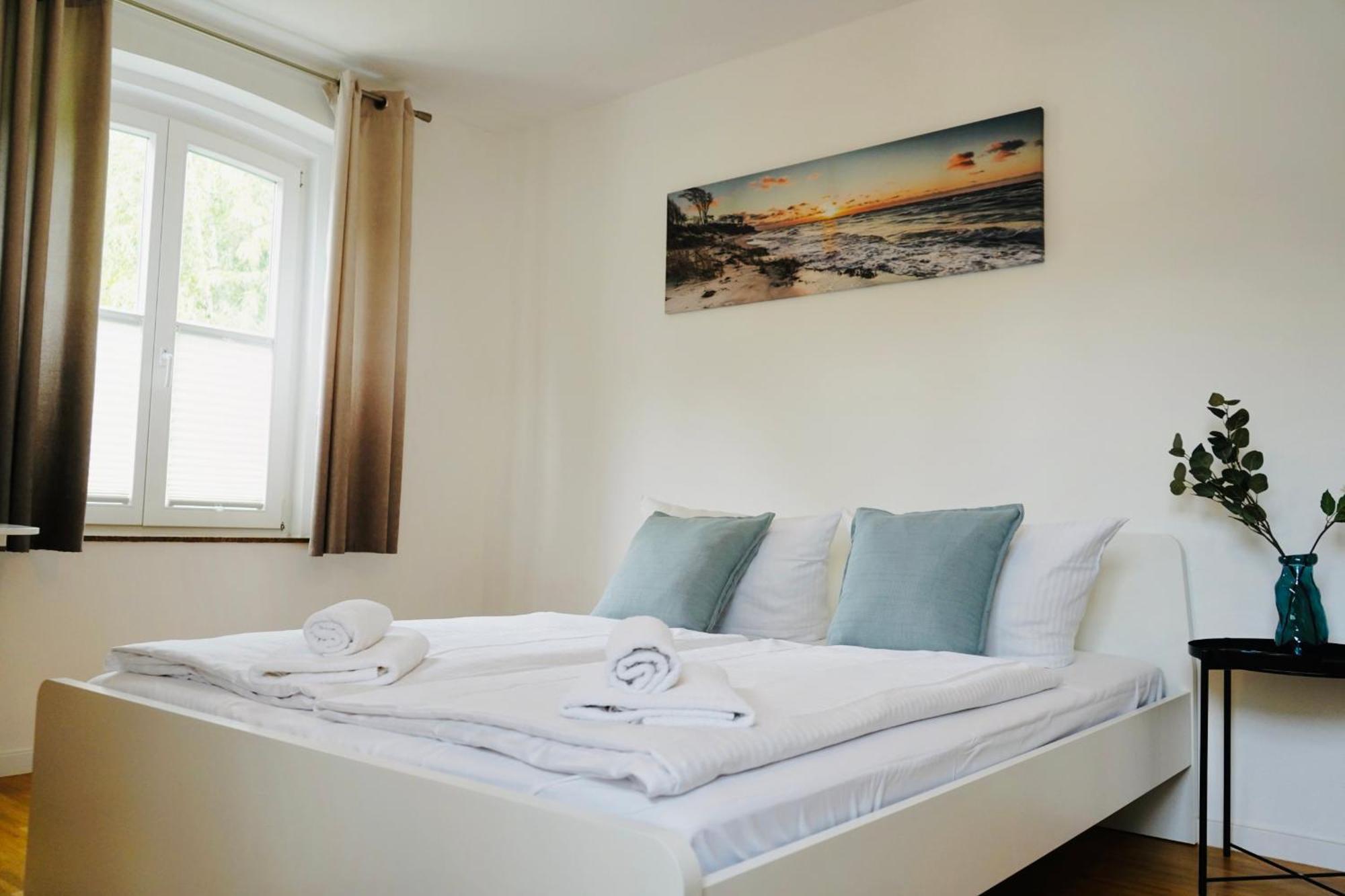Stilvolles Apartment In Stadtnaehe-Parkplatz- 4 Personen- Balkon Wolfsburg Eksteriør bilde