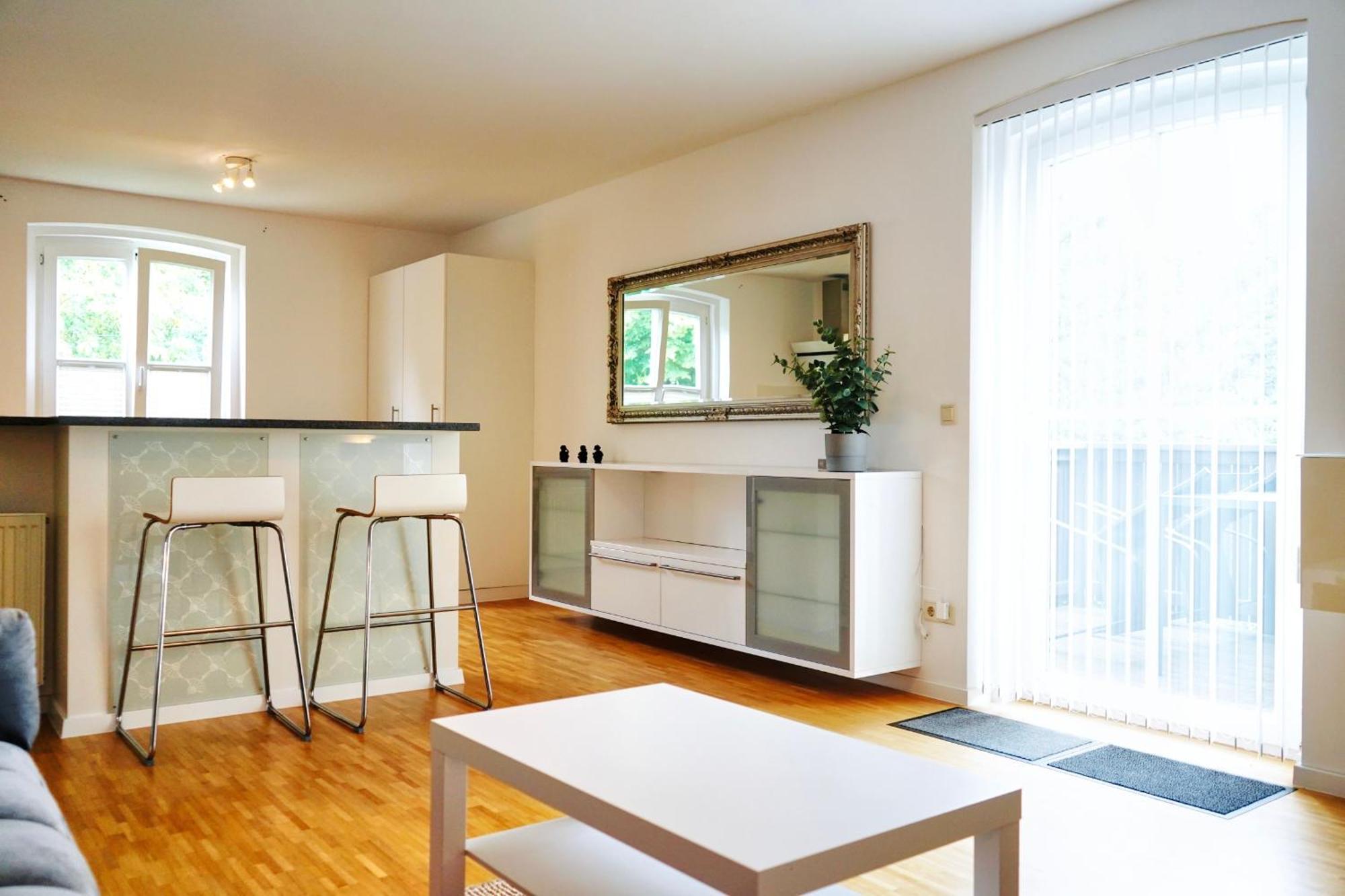 Stilvolles Apartment In Stadtnaehe-Parkplatz- 4 Personen- Balkon Wolfsburg Eksteriør bilde